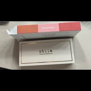 Stila Treasure Island
ALL-IN-ONE PUTTY TRIO